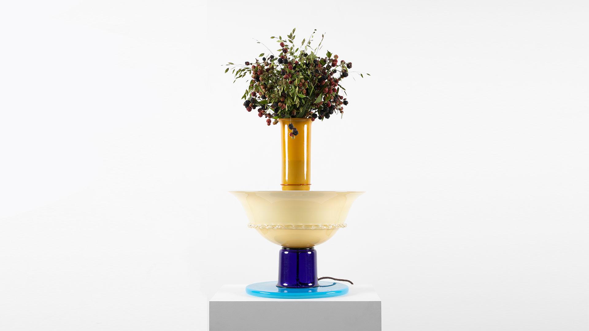 Koenraad Dedobbeleer, “A Living Symbol of the Lurking Failure”, 2022, hand blown glass, brass, mulberry bouquet, 95 x 53 cm, courtesy of the artist and gallery CLEARING © Benjamin Baltus 