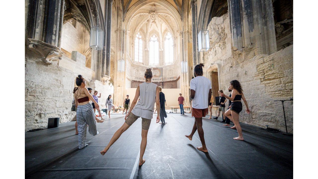 Transmission Impossible, Église des Célestins, Festival d'Avignon © Barbara Buchmann Cottero 