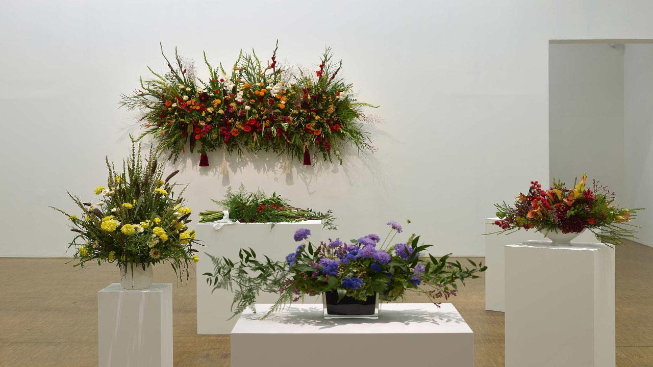 Kapwani Kiwanga, "Flowers for Africa : Tunisia", 2014, view of the exhibition "A Time for New Dreams", Serpentine Galleries, London, 2019 © readsreads.info / courtesy the artist and galerie Poggi, Paris 