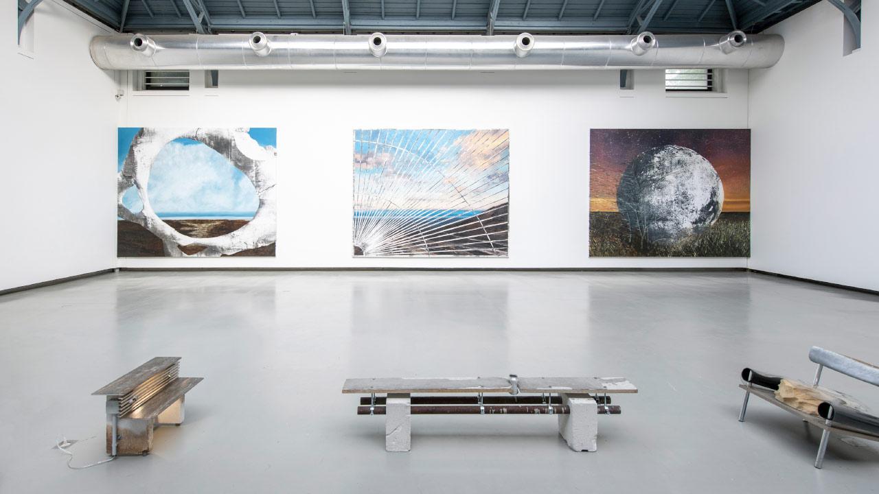 Vue de l'exposition d'Eva Nielsen "Aster", La Verrière 2025, photo Isabelle Arthuis / Fondation d'entreprise Hermèse © Adagp, Paris, 2025