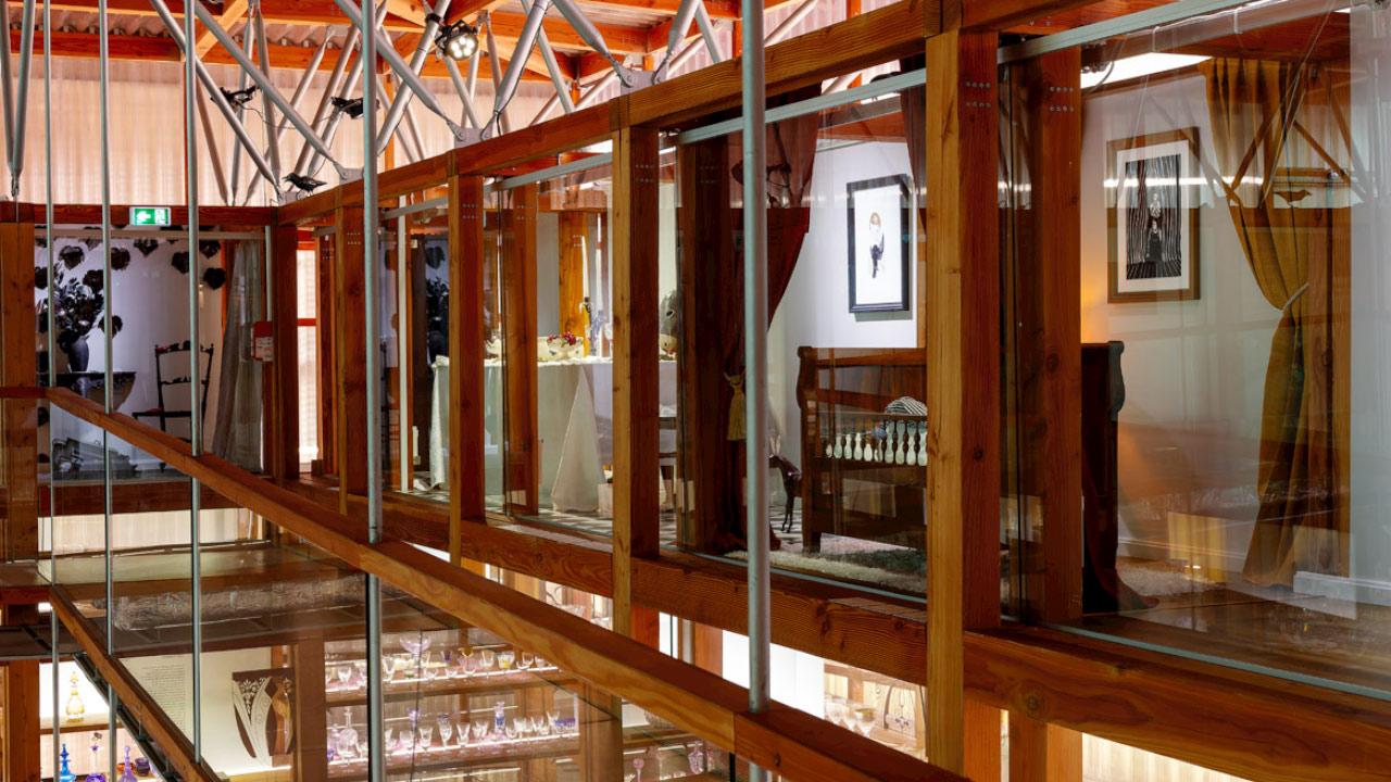 Vue de l’exposition « Les invités » de Gretel Weyer, La Grande Place (Saint-Louis-lès-Bitche), 2025, © Olivier-Henri Dancy / Fondation d’entreprise Hermès