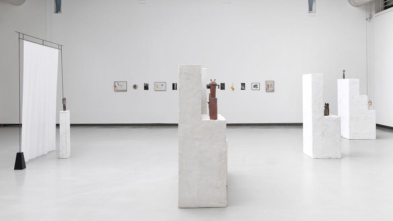 Vue de l'exposition de Claudine Monchaussé « Sourdre », La Verrière 2025 © Adagp, Paris, 2025  © Isabelle Arthuis / Fondation d'entreprise Hermès