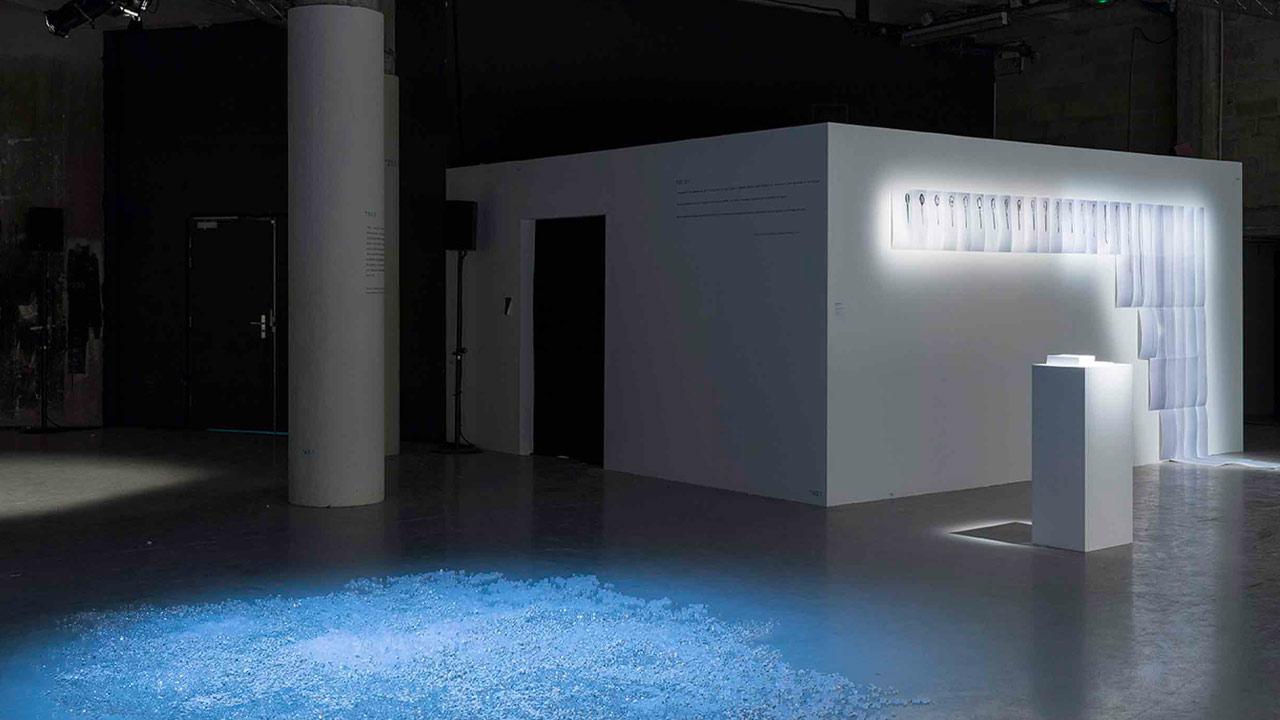 Les mains sans sommeil, exhibition view (Lucia Bru, Clarissa Baumann), 2017 © Tadzio