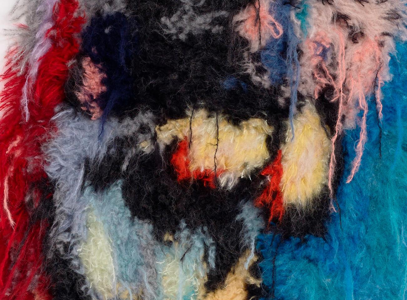 Caroline Achaintre, Blinky, 2026, laine tuftée, 107 × 86 cm, production Fondation d'entreprise Hermès, courtesy de l'artiste & von Bartha © Annabel Elston